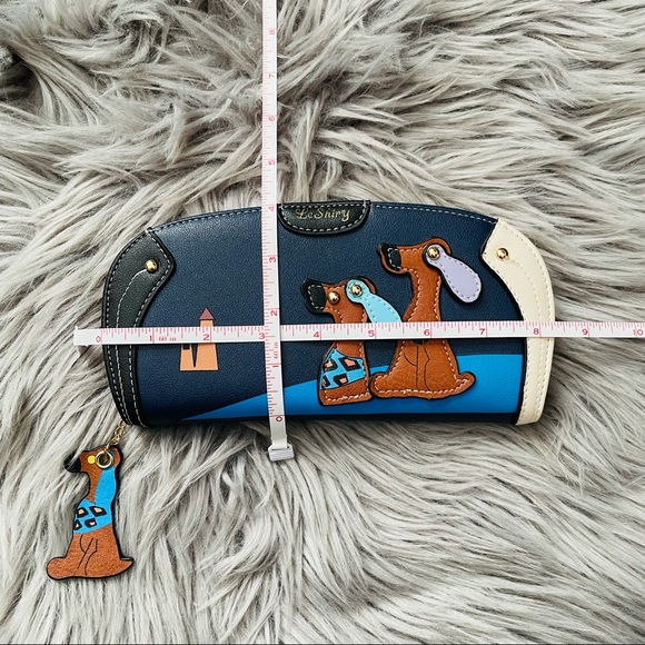 Dog lovers zip around wallet - Picture 9 of 9